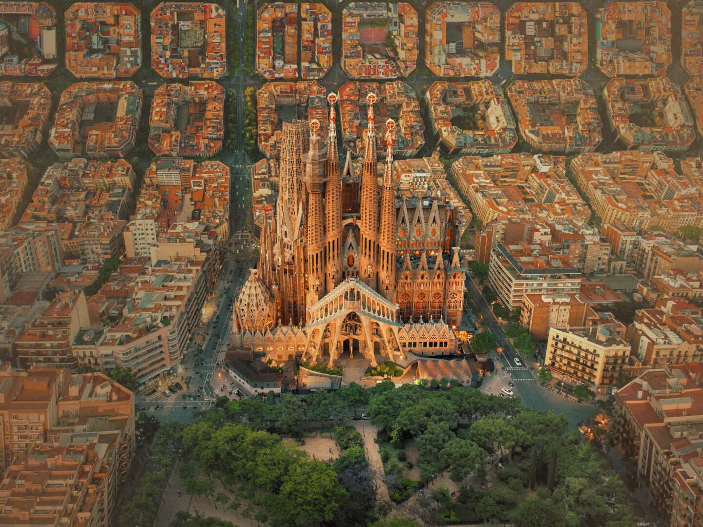 NG_EFAS6_Iberia_SagradaFamilia_Landscape_Extended-1440x1080